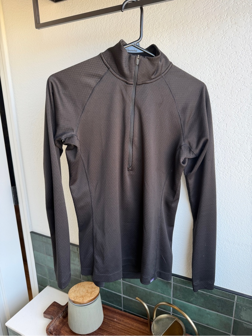 Women's Patagonia Capilene Midweight Zip-Neck Pullover. Small. Like New. - Picture 4 of 7